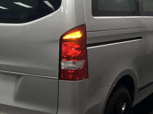 Mercedes Benz V-CLASS 2017-12 7823287-15