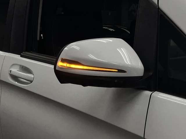Mercedes Benz V-CLASS 2017-05 7823290-14
