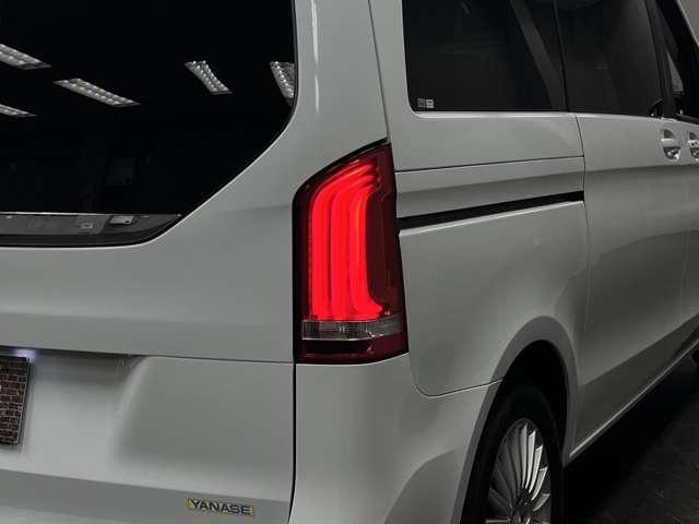 Mercedes Benz V-CLASS 2017-05 7823290-15