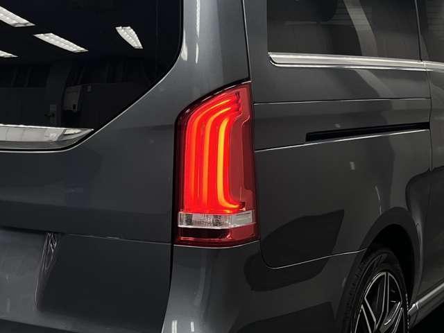 Mercedes Benz V-CLASS 2017-06 7823291-15