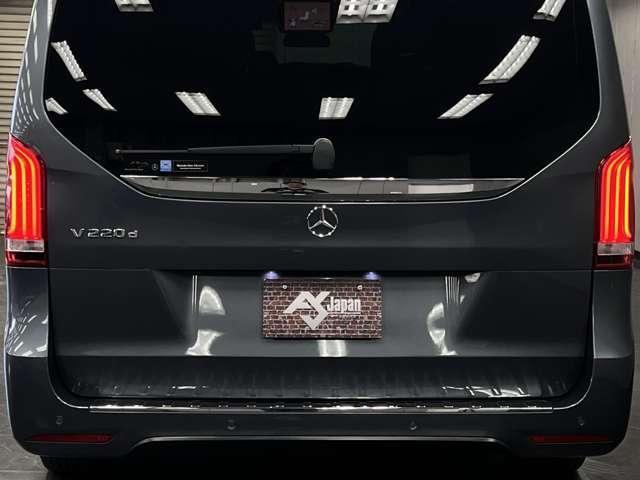 Mercedes Benz V-CLASS 2017-06 7823291-16