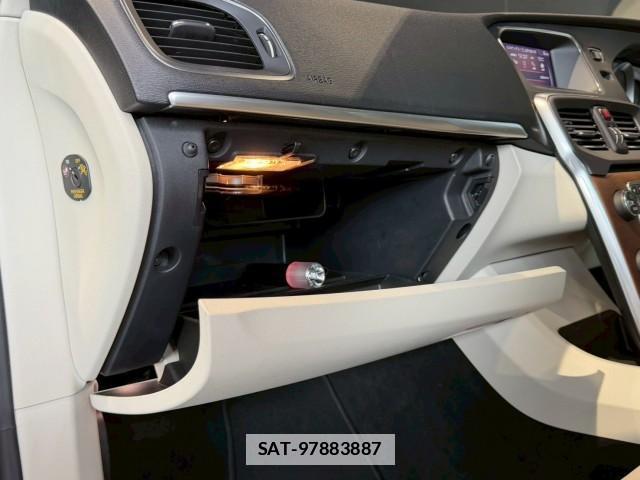 Volvo V40 2019 7812251-13