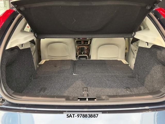 Volvo V40 2019 7812251-17