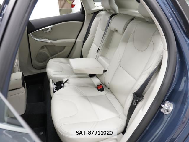 Volvo V40 2019-12 7813724-13