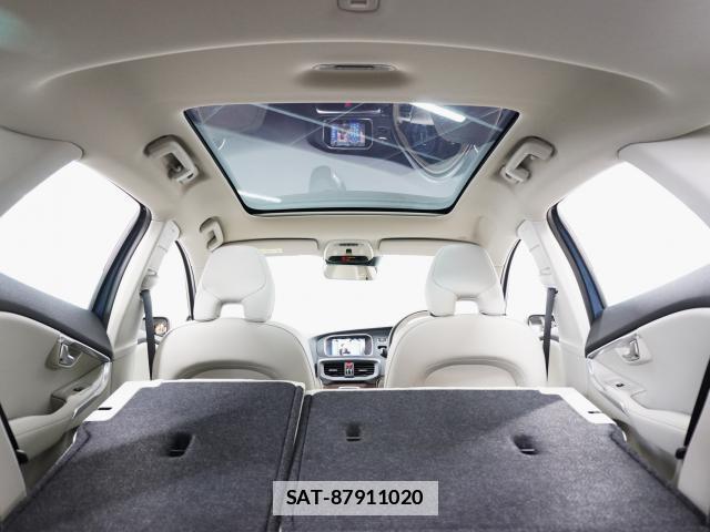 Volvo V40 2019-12 7813724-15
