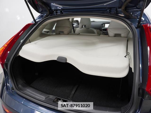 Volvo V40 2019-12 7813724-16