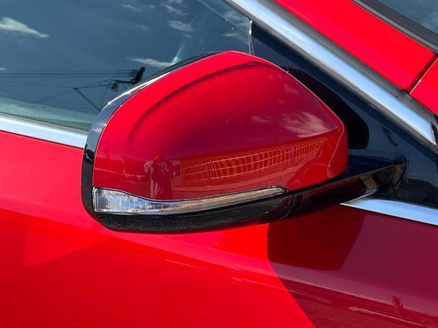 Volvo V40 2013-07 7813786-10