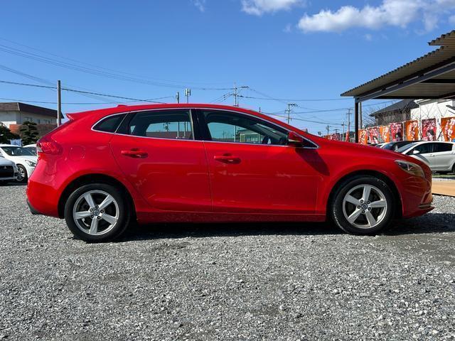 Volvo V40 2013-07 7813786-12
