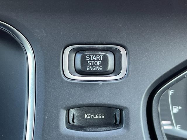Volvo V40 2013-07 7813786-13
