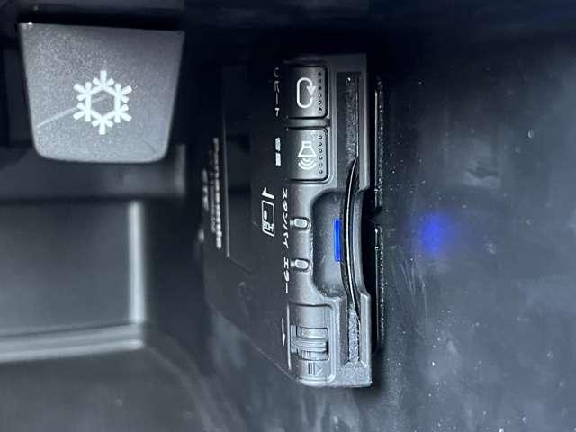 Volvo V40 2013-07 7813786-14