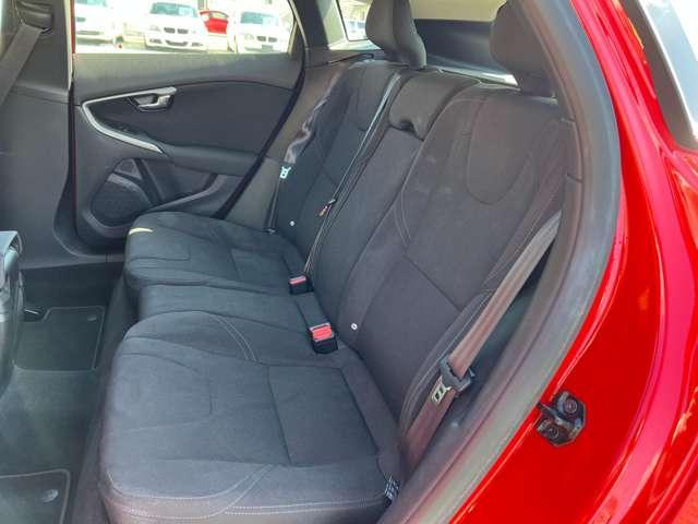 Volvo V40 2013-07 7813786-16