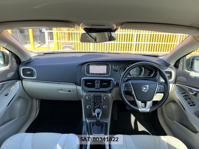 Volvo V40 2014-03 7813799-2