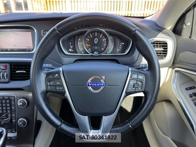 Volvo V40 2014-03 7813799-6