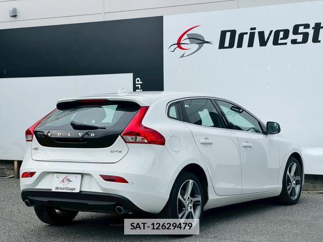 Volvo V40 2017-06 7814705-1