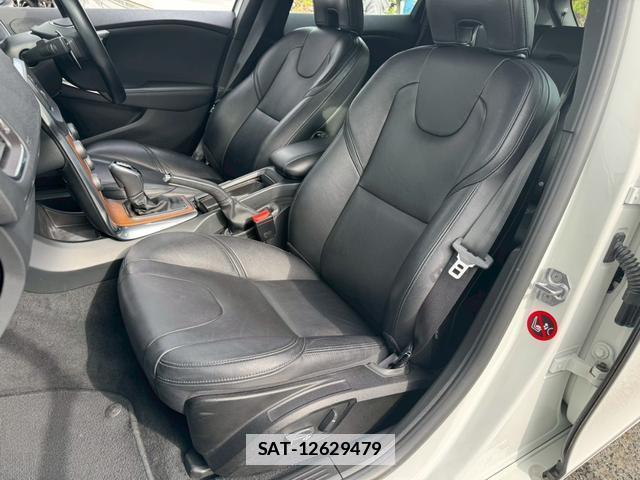 Volvo V40 2017-06 7814705-12