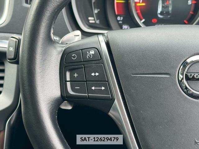 Volvo V40 2017-06 7814705-14