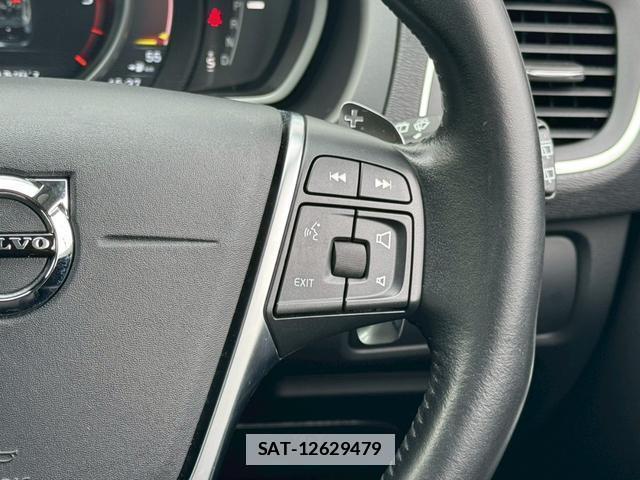 Volvo V40 2017-06 7814705-15