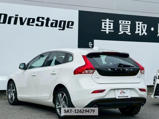 Volvo V40 2017-06 7814705-9