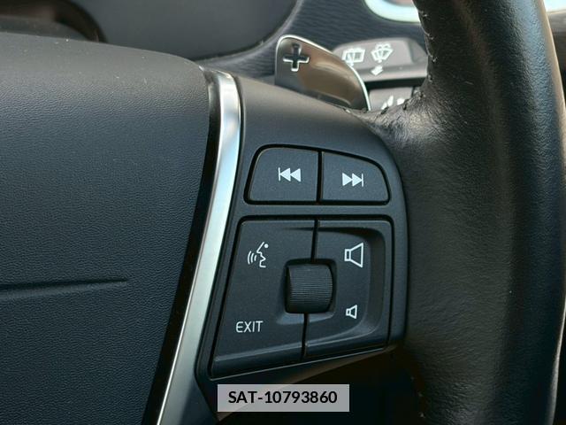 Volvo V40 2017-11 7814835-10