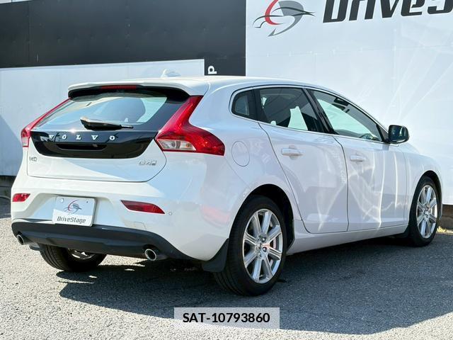 Volvo V40 2017-11 7814835-16