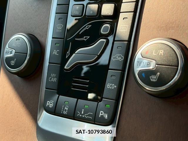 Volvo V40 2017-11 7814835-4