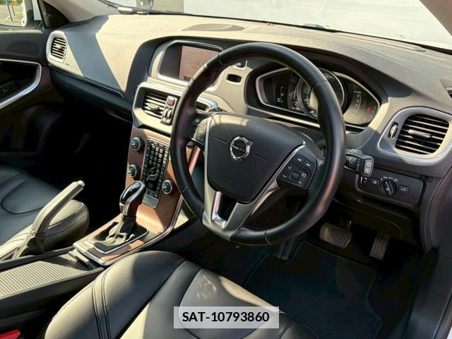 Volvo V40 2017-11 7814835-8