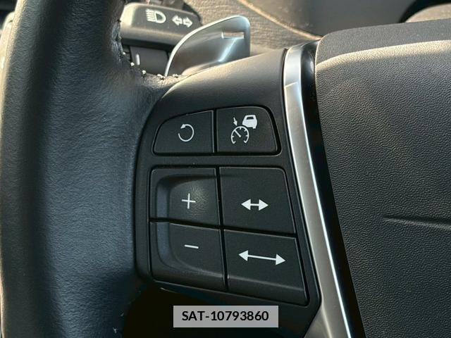 Volvo V40 2017-11 7814835-9