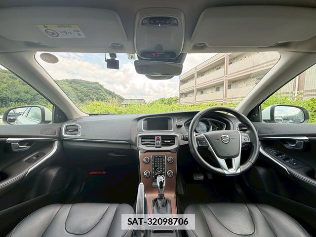 Volvo V40 2017-03 7816239-1