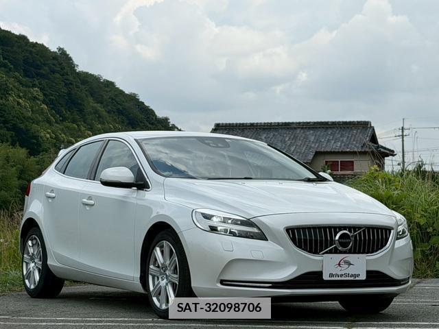 Volvo V40 2017-03 7816239-12