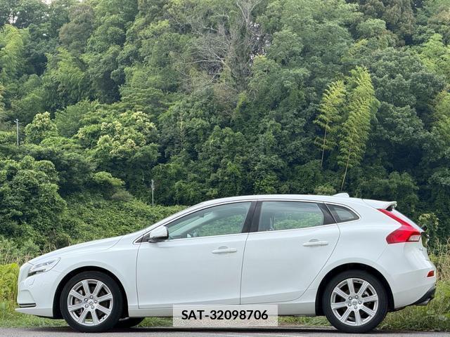 Volvo V40 2017-03 7816239-14