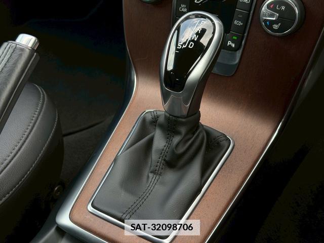 Volvo V40 2017-03 7816239-17