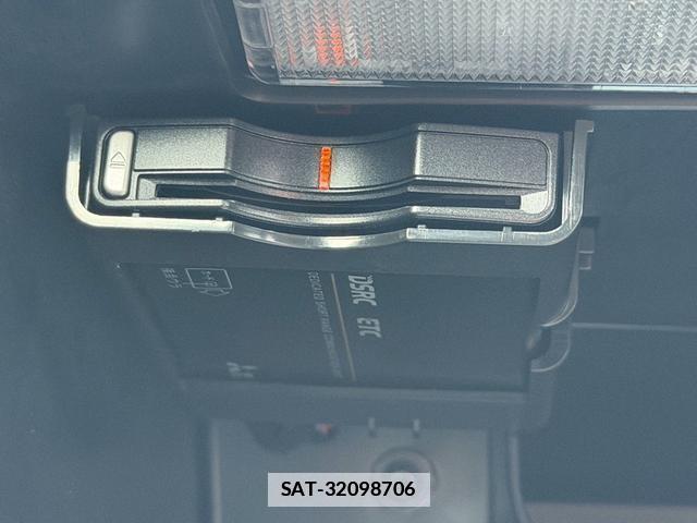 Volvo V40 2017-03 7816239-5
