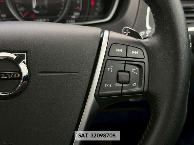 Volvo V40 2017-03 7816239-9