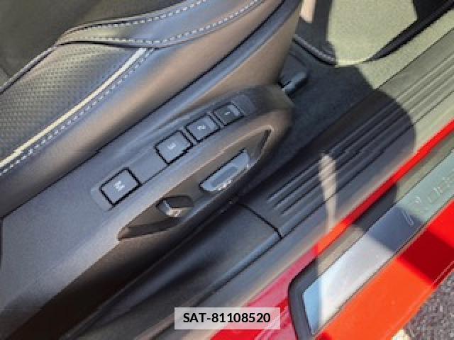 Volvo V40 2018-11 7817218-16