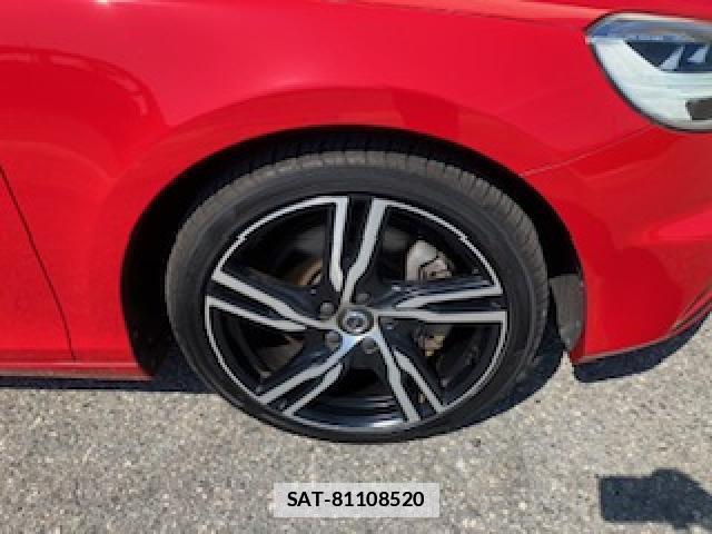 Volvo V40 2018-11 7817218-5