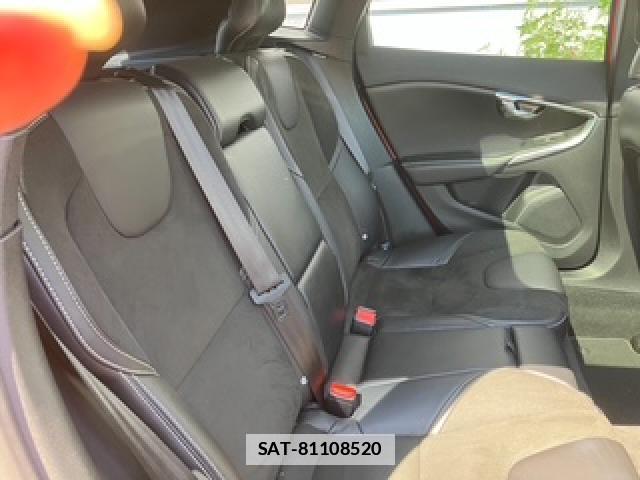 Volvo V40 2018-11 7817218-9