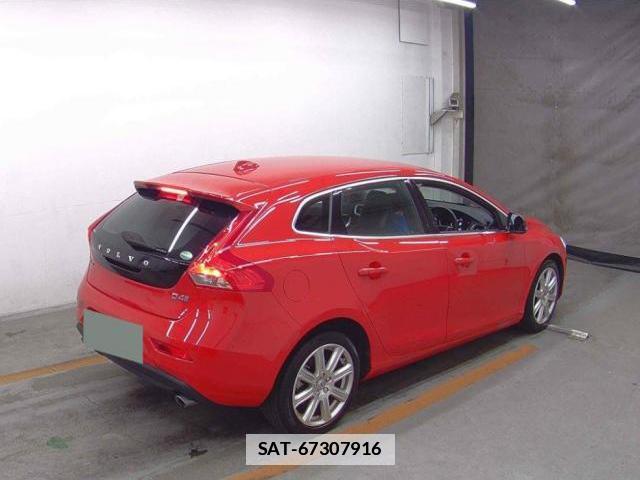 Volvo V40 2019-09 7817254-4
