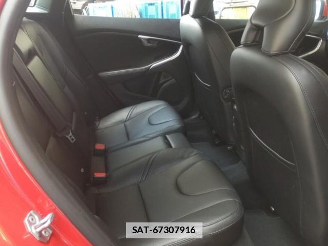 Volvo V40 2019-09 7817254-5