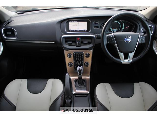 Volvo V40 2014-08 7817459-2