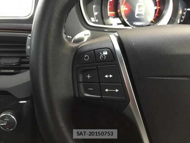 Volvo V40 2019-02 7817835-16