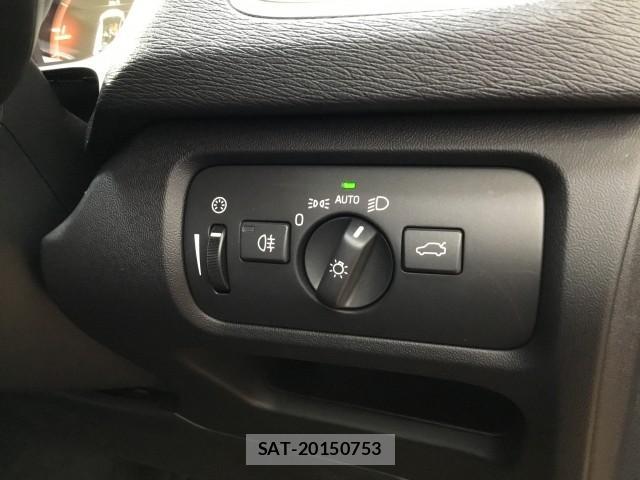 Volvo V40 2019-02 7817835-17
