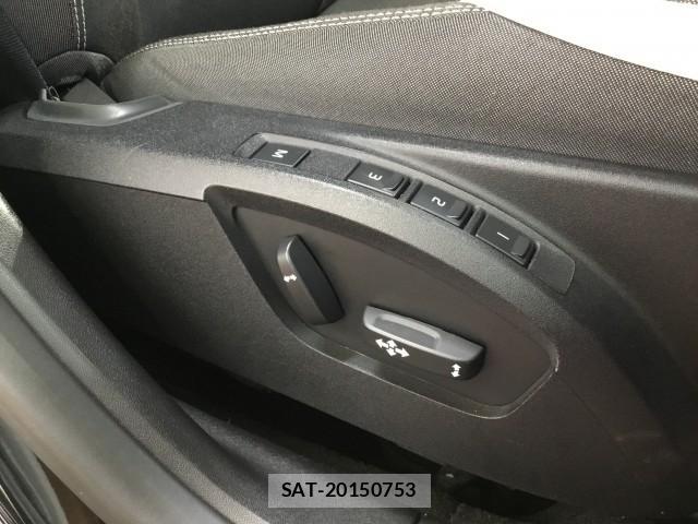 Volvo V40 2019-02 7817835-18