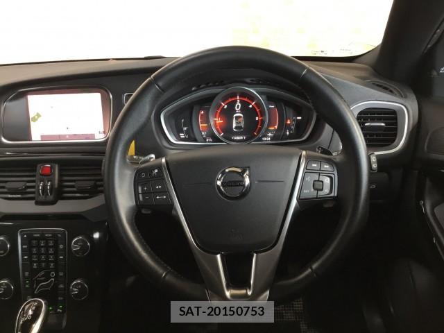 Volvo V40 2019-02 7817835-8