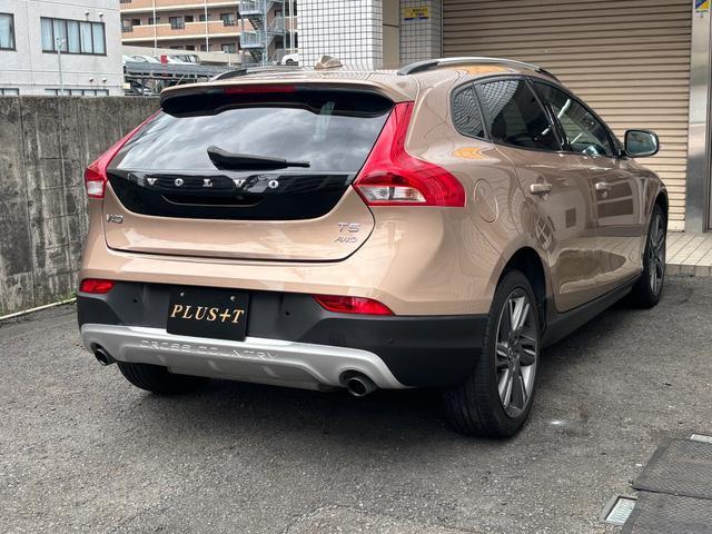 Volvo V40 2015-09 7818174-12