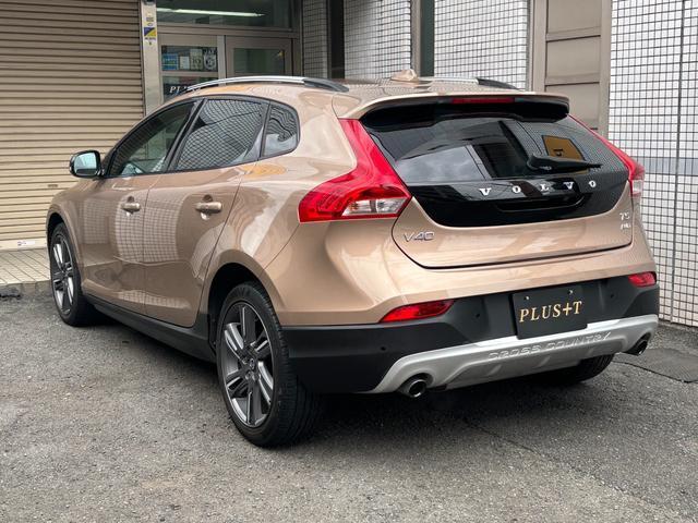 Volvo V40 2015-09 7818174-13