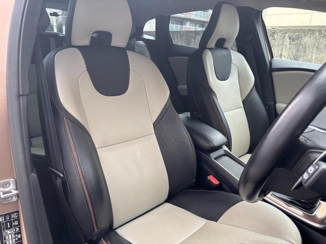 Volvo V40 2015-09 7818174-14