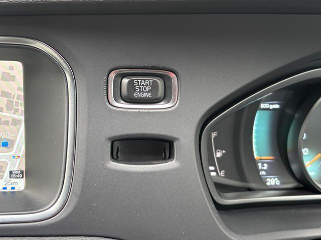 Volvo V40 2015-09 7818174-19
