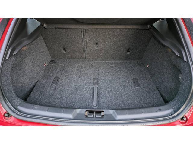 Volvo V40 2013-04 7818849-6