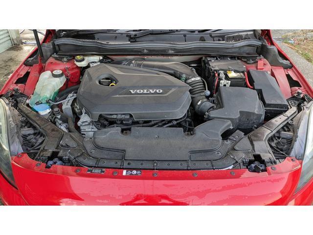 Volvo V40 2013-04 7818849-8