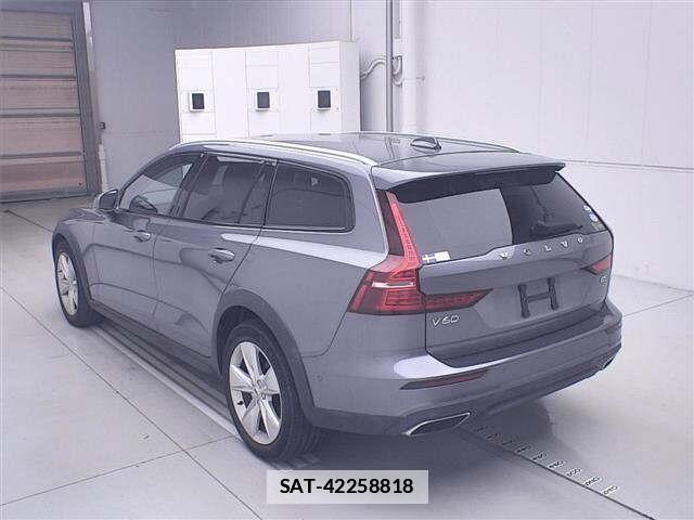 Volvo V60 2021-04 7811715-1